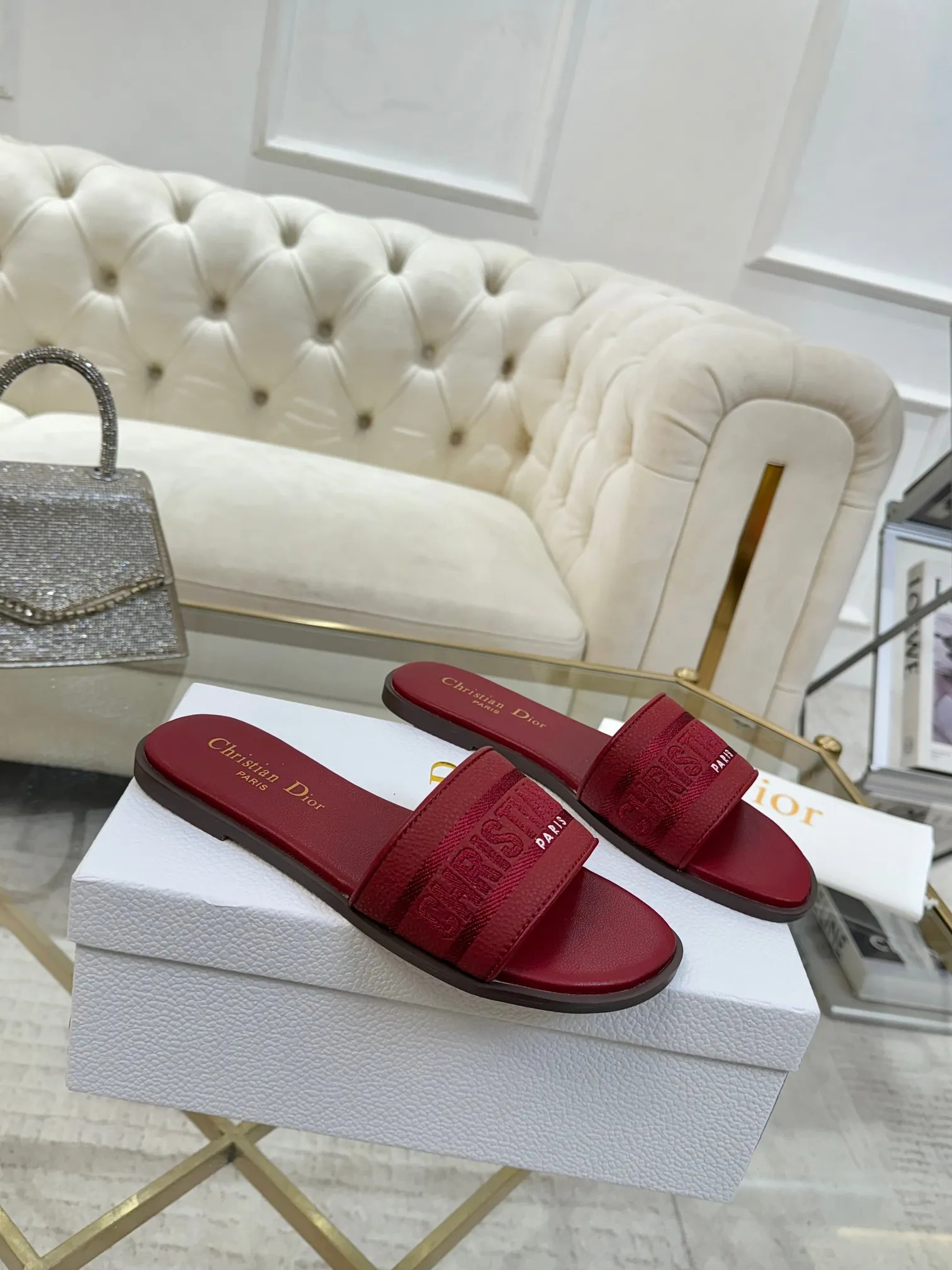 👟👟Ex-factory price 340👟👟 Genuine leather sole +40 Dior new style cowhide surface, sheepskin lining + embroidery process, 5 colors optional, code size 35-42, rubber sole, genuine leather sole +40